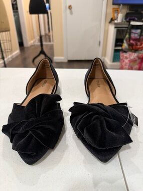 Torrid Black Velvet Twist Bow Pointed-Toe Flat